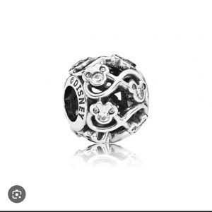 Disney, Minnie & Mickey Infinity Charm